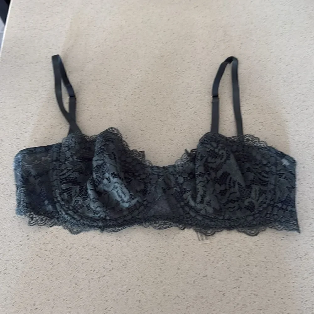 NWOT Free People Maya Convertible Underwire Bra Lace Semi Sheer Adjustable Strap